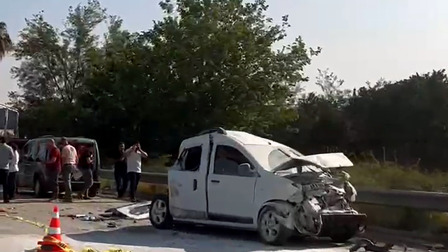 Hatay'da kamyon 3 araca çarptı: 1 ölü, 10 yaralı