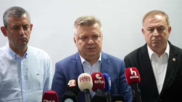 Evinde elektrik akımına kapılan Manisa Büyükşehir Belediye Başkanı Zeyrek'in tedavisi sürüyor