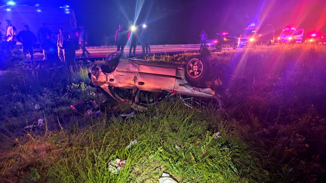 Afyonkarahisar'da devrilen otomobildeki 7 kişi yaralandı