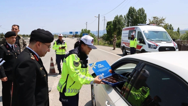 Erzurum İl Jandarma Komutanı Tuğgeneral Engin Avcı, trafik denetimine katıldı