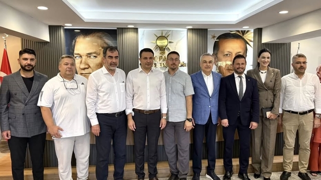 AK Parti Aydın İl Başkanlığında bayramlaşma programı düzenlendi