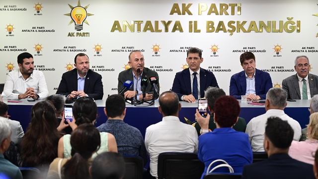 AK Parti Antalya İl Teşkilatında bayramlaşma töreni düzenlendi