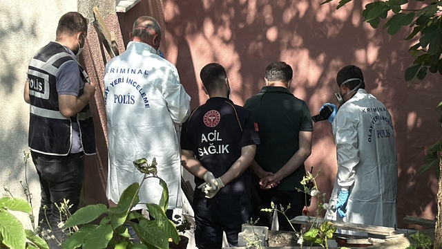 2 gündür haber alınamıyordu, evinin yanında ölü bulundu