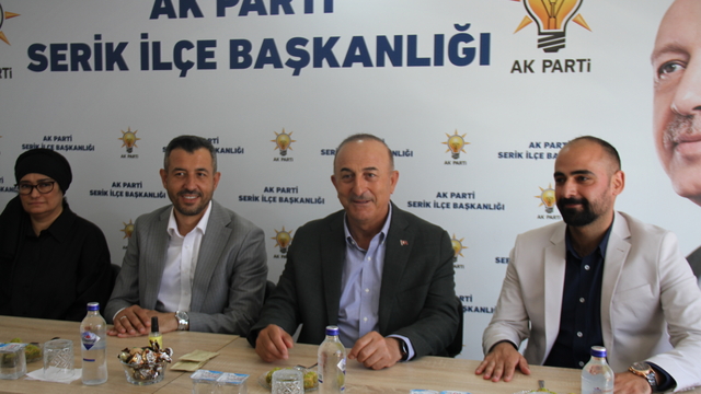 AK Parti Serik İlçe Teşkilatı'nda bayramlaşma töreni düzenlendi