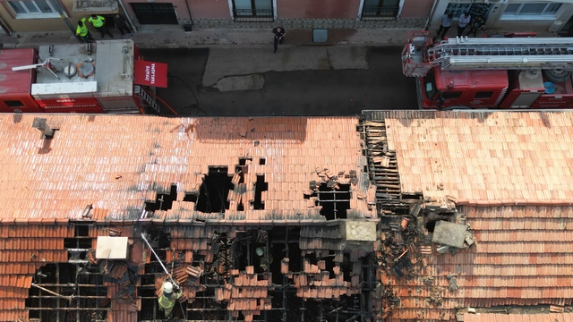 Bursa'da iki katlı ahşap evde çıkan yangın söndürüldü