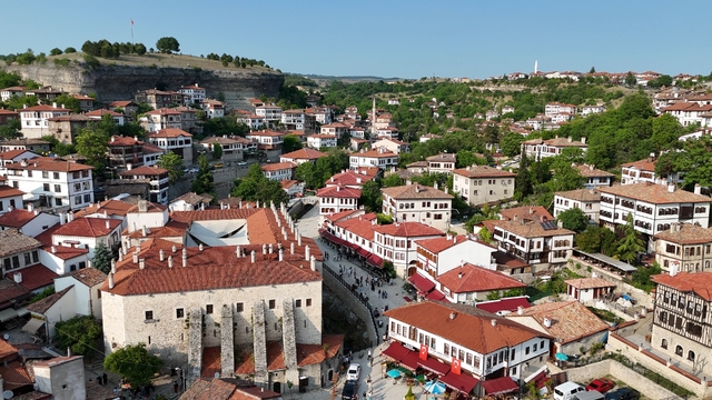 Tarihi Osmanlı kasabaları Taraklı ve Safranbolu'da bayram yoğunluğu