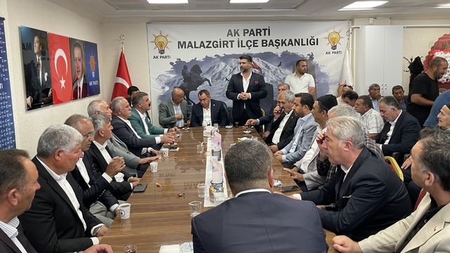 Malazgirt'te AK Parti İlçe Başkanlığınca bayramlaşma programı düzenlendi