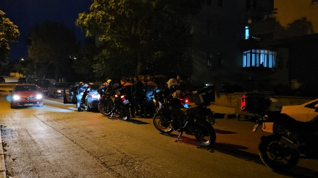 Çorum'da çıkan silahlı kavgada biri polis 2 kişi yaralandı