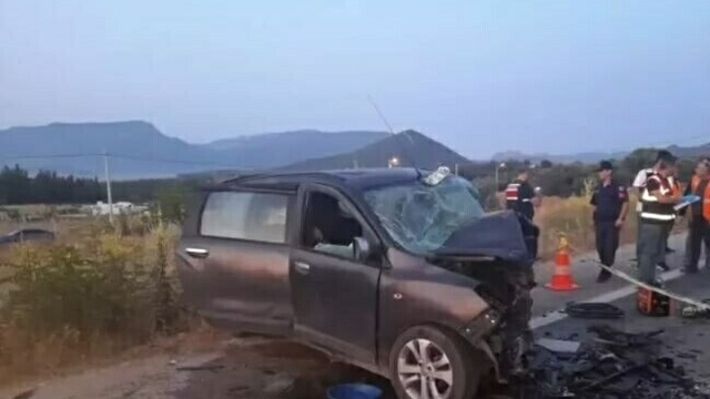 İzmir'de zincirleme kaza: 5 ölü, 2 yaralı