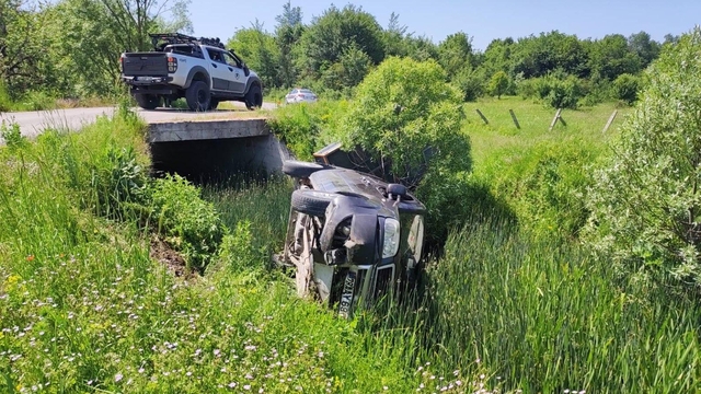 Karabük'te menfezden düşen hafif ticari aracın sürücüsü yaralandı