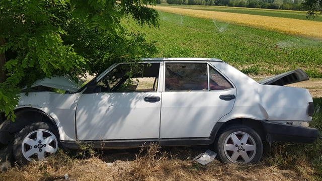 Afyonkarahisar'da iki otomobilin çarpıştığı kazada 6 kişi yaralandı