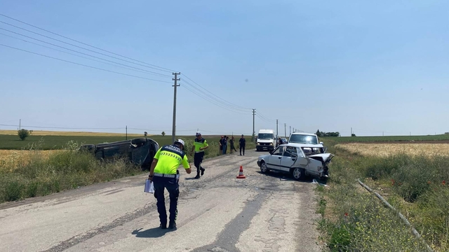 Uşak'ta trafik kazasında 5 kişi yaralandı