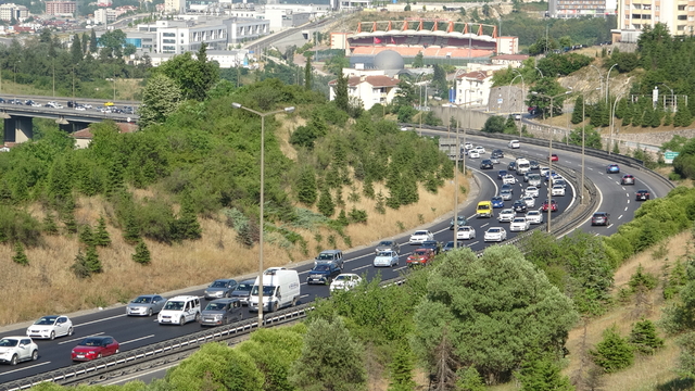 TEM Otoyolu Kocaeli geçişinde akıcı yoğunluk (2)