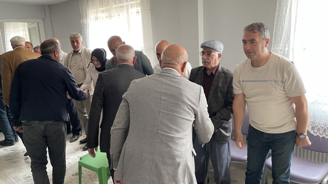AK Parti Malazgirt İlçe Başkanlığından DEM Parti İlçe Başkanlığına bayramlaşma ziyareti