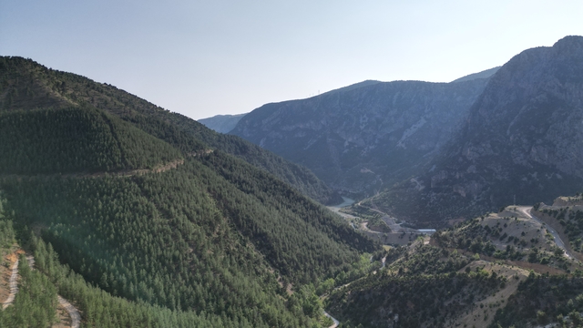 Doğa tutkunları bayram tatilinde Kahramanmaraş'taki Kale Boynu Kanyonu'nu tercih etti