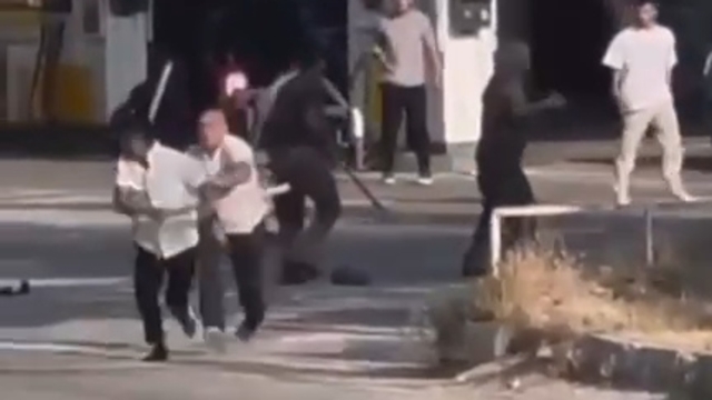 Mersin'de sopalı kavga kamerada