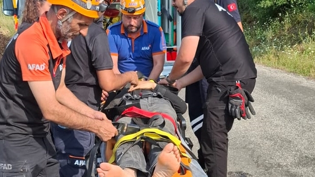 İzmir'de yamaç paraşütü kazasında bir kişi yaralandı