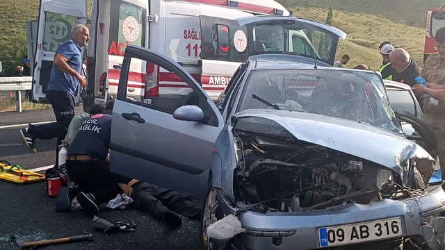 Kars'ta tır ile otomobilin çarpışması sonucu 1 kişi öldü