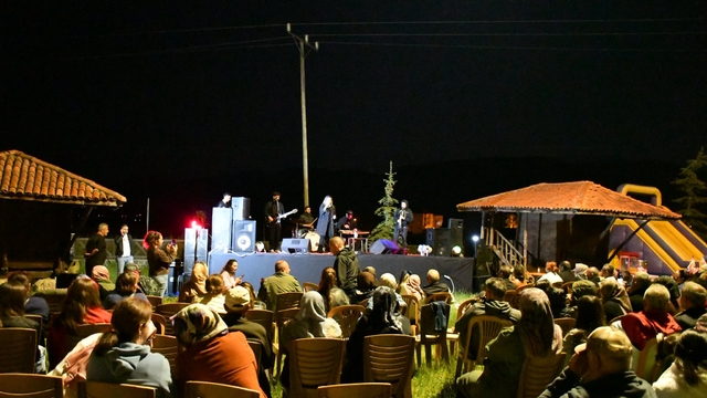 Ladik Belediyesi Ambarköy Açık Hava Müzesinde sezon açılışını konserle yaptı