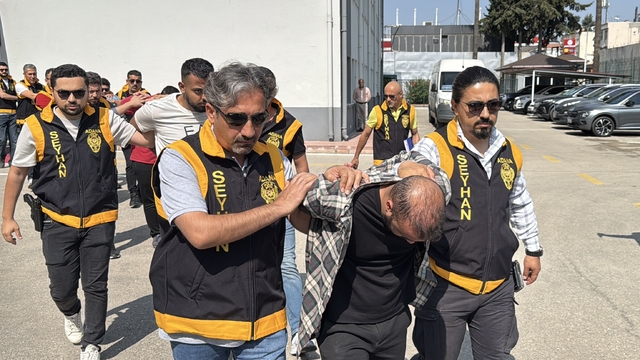 Adana'da kumar oynatılan iş yerinde yakalanan 8 zanlıdan 5'i tutuklandı