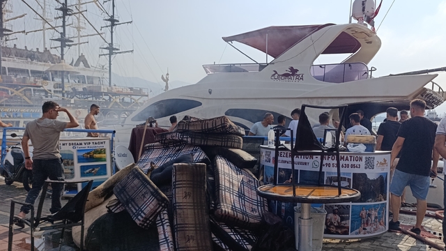 Alanya'da gezi teknesinde yangın çıktı