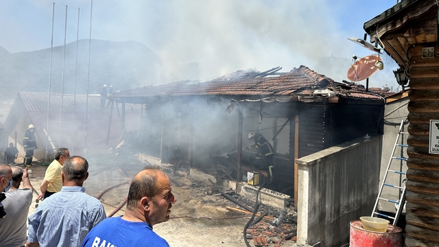 Sinop'ta kereste fabrikasının yemekhanesinde çıkan yangın söndürüldü