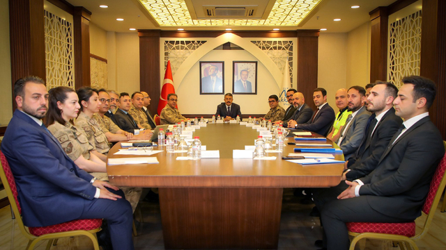 Hakkari'de çeşitli suçlardan aranan 407 kişi yakalandı