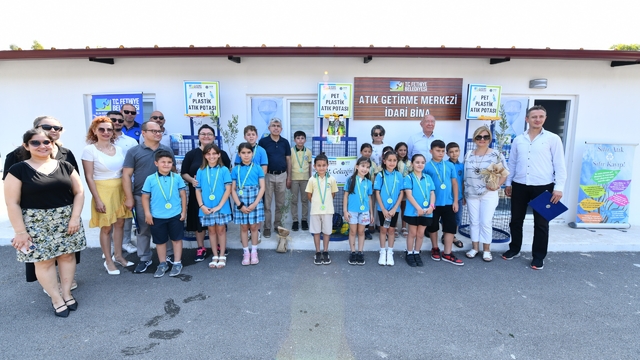Fethiye'de en çok atık pil toplayan okullar ödüllendirildi
