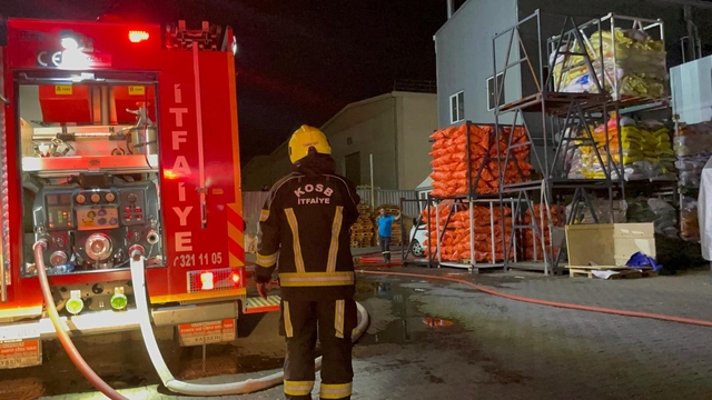 Kayseri'de ahşap fabrikasının silosundaki yangın söndürüldü