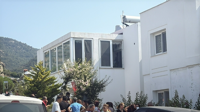 Bodrum'da çatıdan düşen emekli polis yaşamını yitirdi