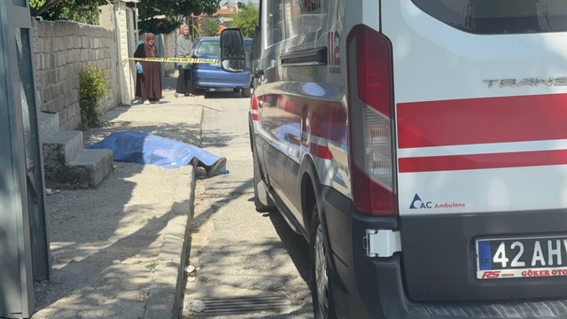 Kaldırımda cesedi bulundu
