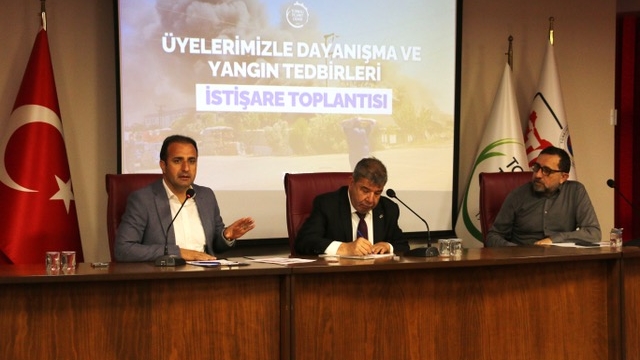 İzmir'de yanan sandalye fabrikası sektör dayanışmasıyla yeniden üretime geçti