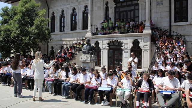 Sinop'ta 100 öğrenci tarihi binada melodika dinletisi sundu