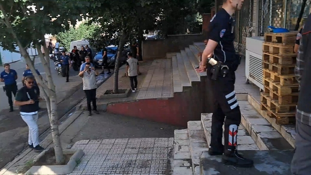 Ekipleri engellemeye çalıştılar; etiketsiz ve tarihi geçmiş 1,8 ton yoğurt ve peynir ele geçirildi