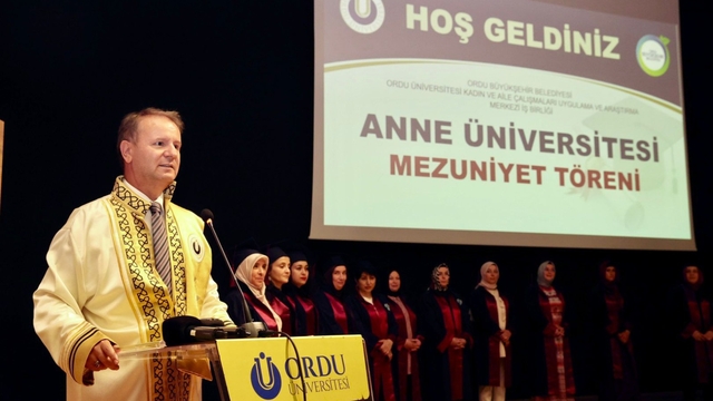 Ordu'daki Anne Üniversitesinden 21 kadın mezun oldu