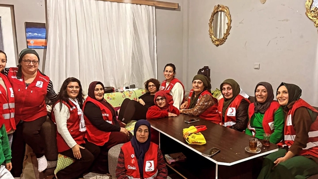 Türk Kızılay Gökçeada Şubesi Kadın Kolları 1. yılını kutladı