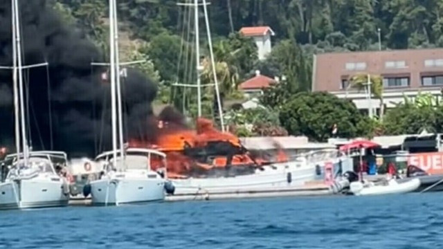 Fethiye'de marinada demirli motoryatta yangın