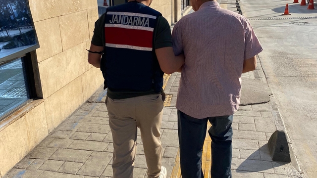 İzmir'de terör propagandasına 5 gözaltı