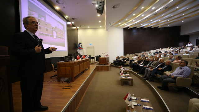 Çanakkale'de "Kentsel Dönüşüm ve Bina Güçlendirme" konferansı düzenlendi