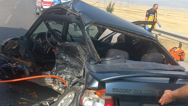Gaziantep'te 2 otomobil çarpıştı: 1 ölü, 1 yaralı