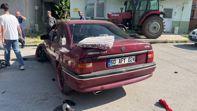 Tokat'ta otomobil ile motosikletin çarpıştığı kazada 2 kişi yaralandı