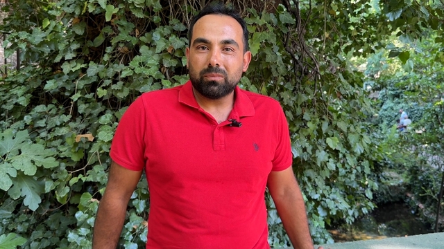 Tireli vatandaşın yaralı balıkçılla Ege şivesiyle yaptığı sohbet sosyal medyada ilgi gördü