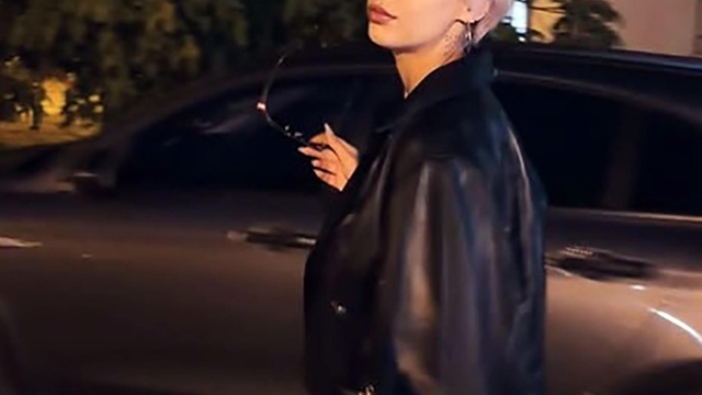 Ağaca çarpan otomobildeki İpek hayatını kaybetti