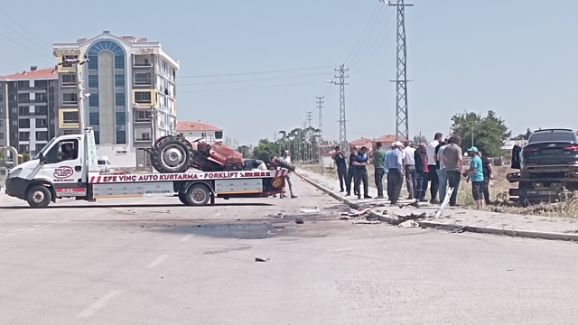 Karaman'da otomobil ile traktörün çarpıştığı kazada 1 kişi öldü