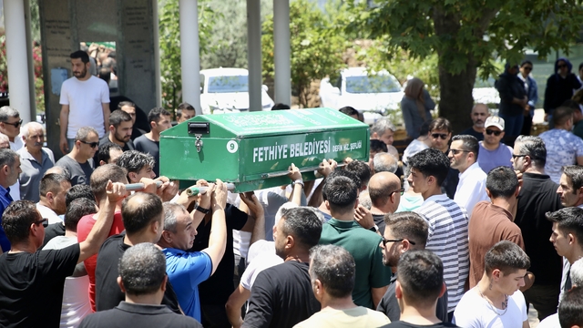 Muğla'da kanyonda başına taş düşmesi sonucu vefat eden çocuk defnedildi
