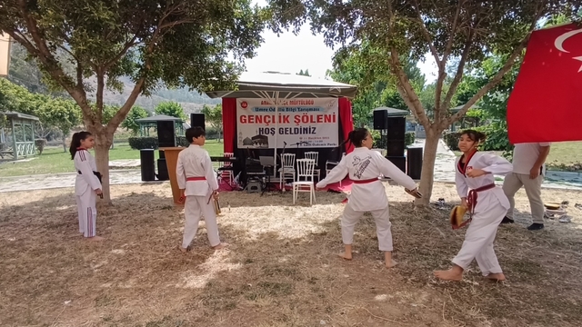 Anamur'da "gençlik şöleni" yapıldı