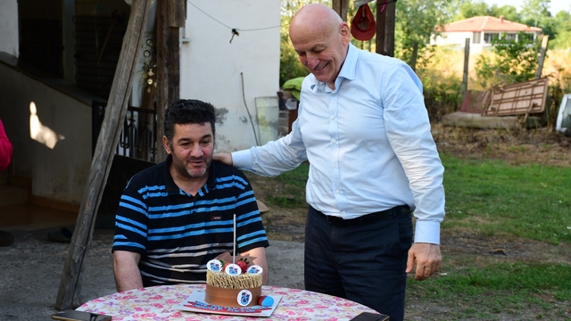 Başkan Kul'dan engelli vatandaşa doğum günü sürprizi