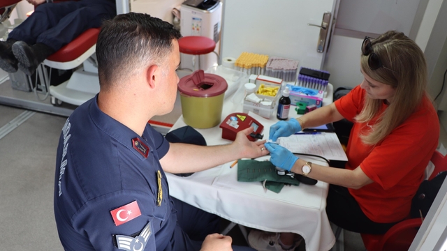 Kırklareli'nde jandarma personeli kan bağışında bulundu