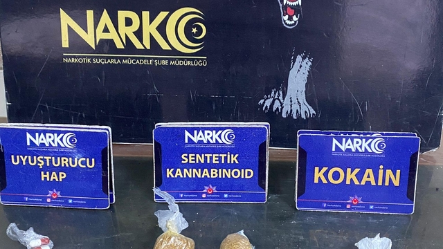 Adana'da uyuşturucu operasyonunda yakalanan 7 şüpheliden 5'i tutuklandı