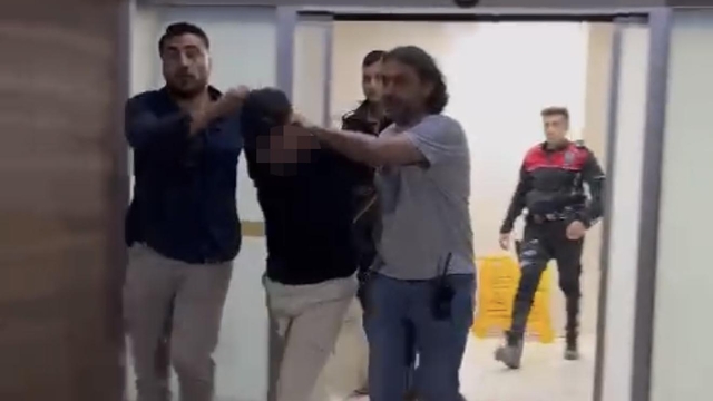 Otelde birlikte kaldığı arkadaşını bıçakladı